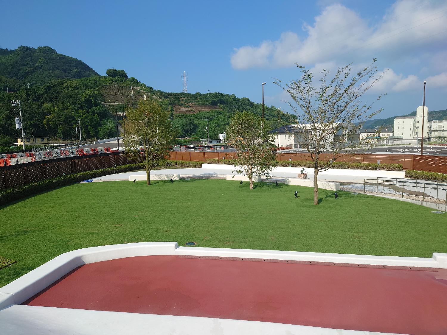 芝生広場